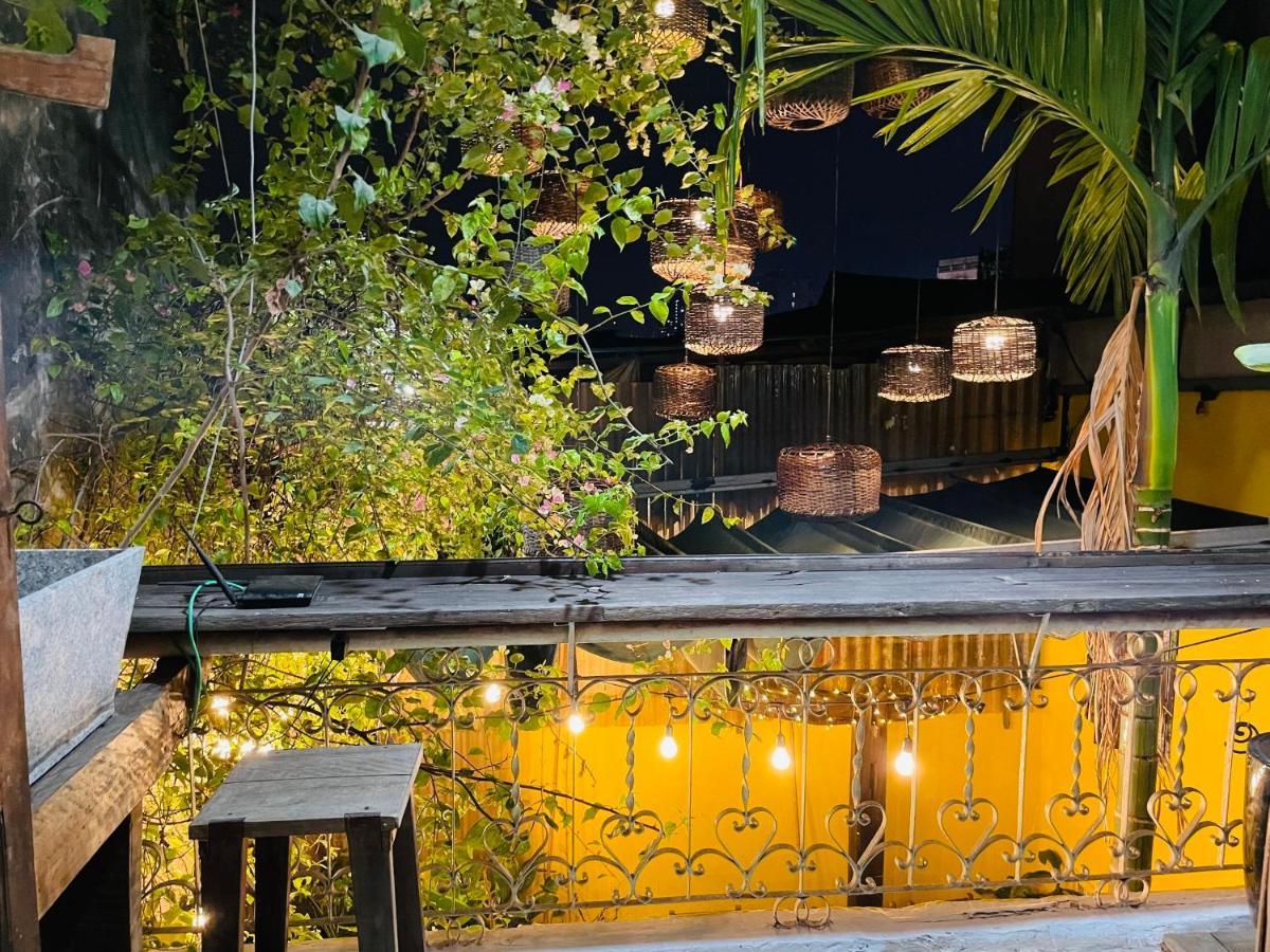 Chu Nhat Cafe & Homestay - 12 Ngo 41 Duong Lang - Co So 1 하노이 외부 사진